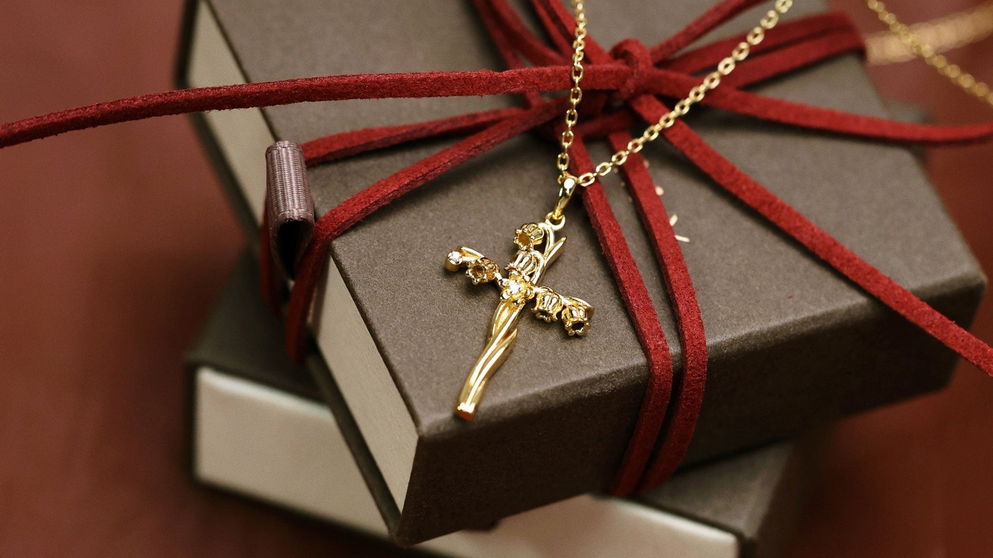 Holiday Jewelry Gifts 2025 | Give Meaning This Season