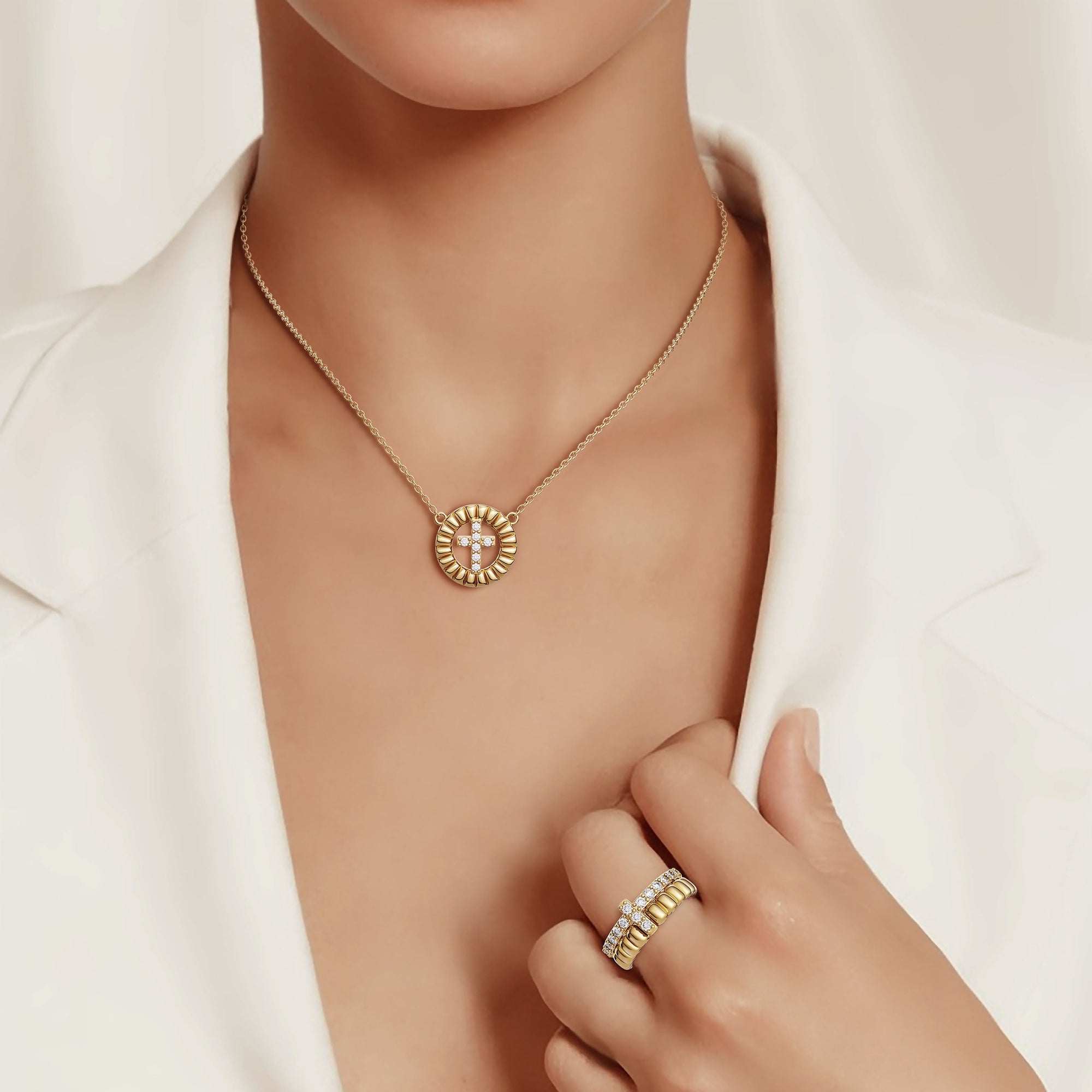 Devout Round Cross Symbol Necklace - vanimy