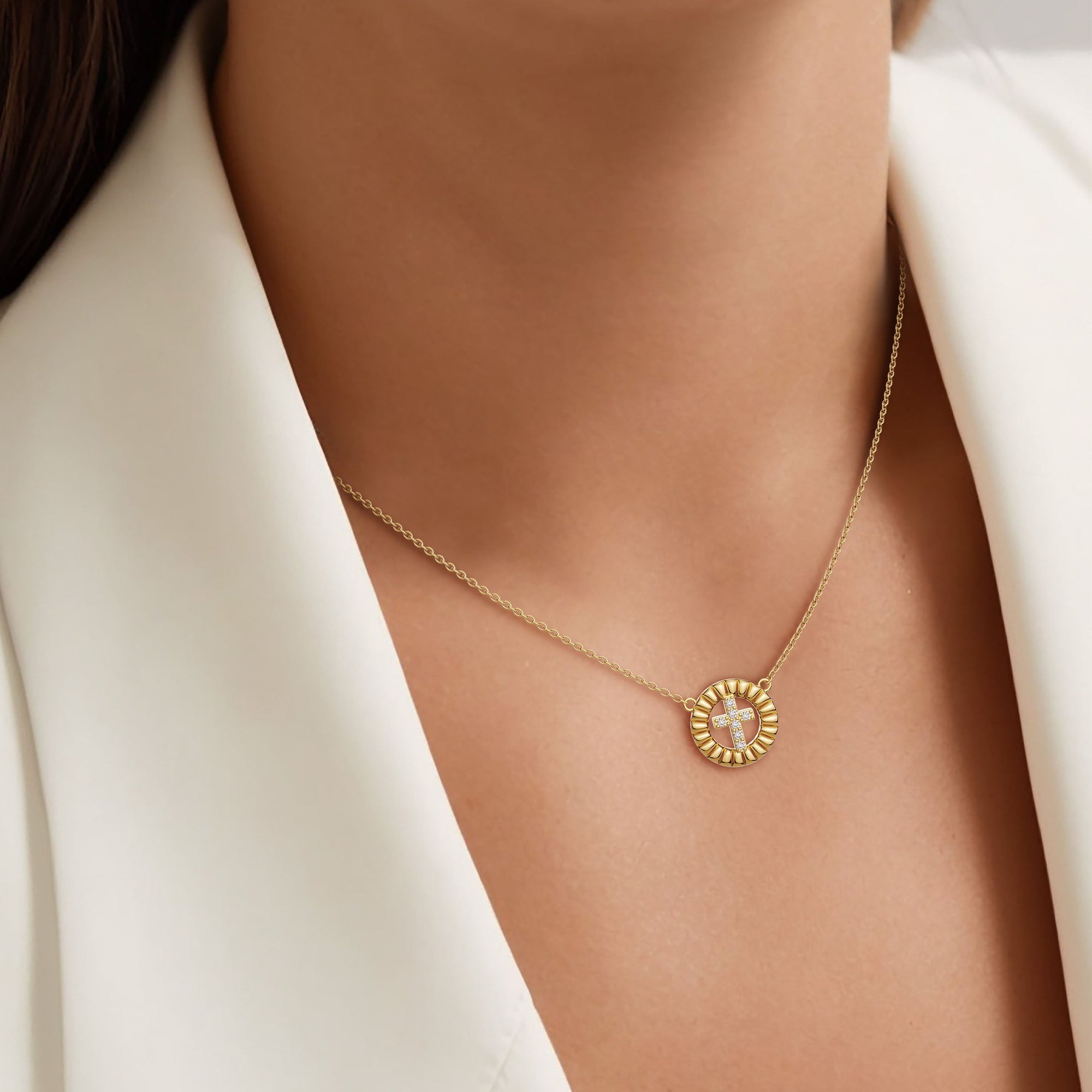 Devout Round Cross Symbol Necklace - vanimy