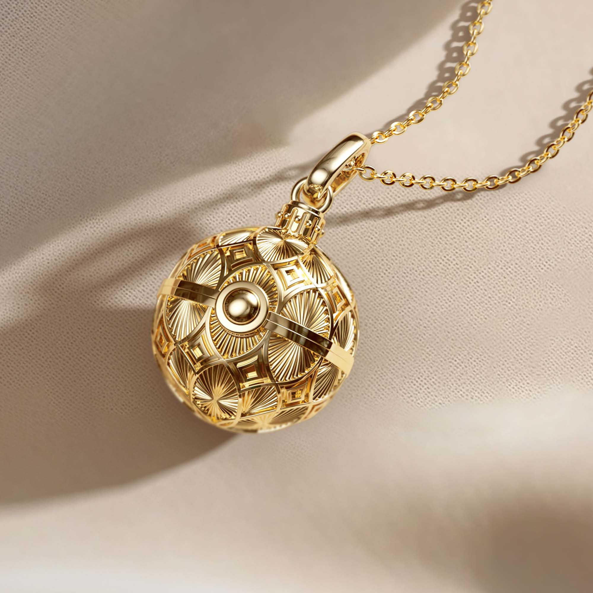 Good Luck Four Leaf Clover Amulet Christmas Ball Locket Pendant - vanimy