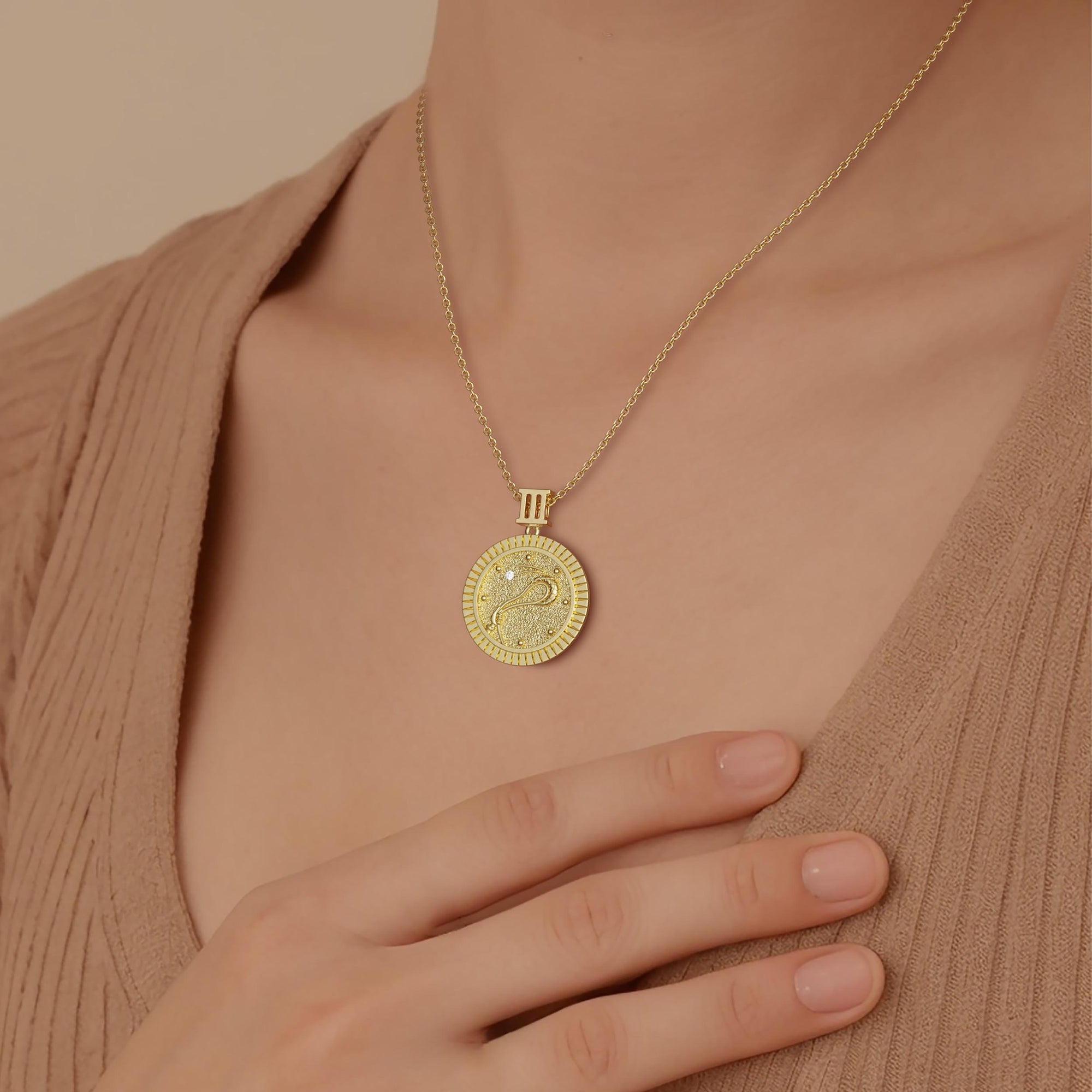 Promised Land Strength & Bravery Coin Medallion Necklace - vanimy