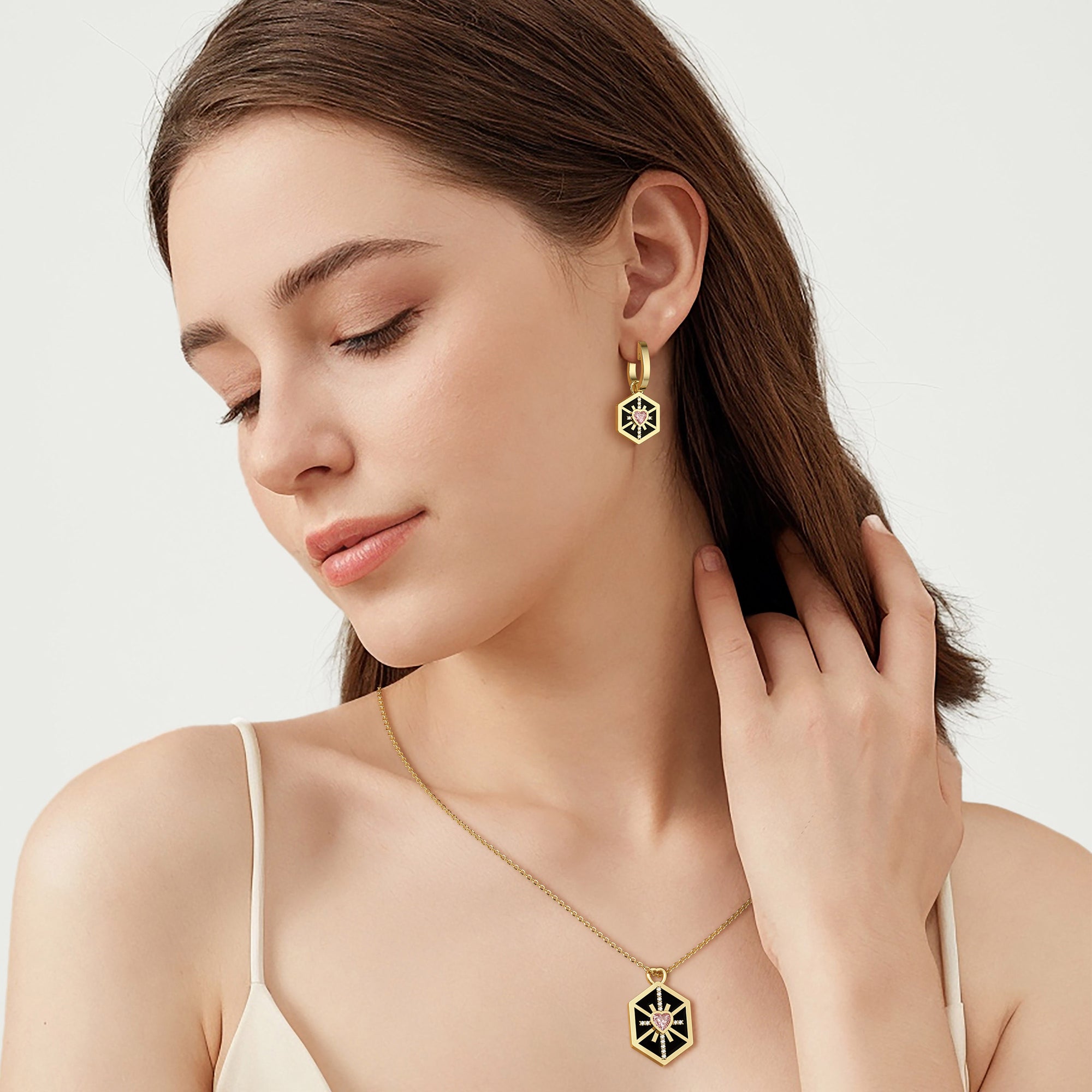 Radiate Love Enamel Token Necklace - vanimy