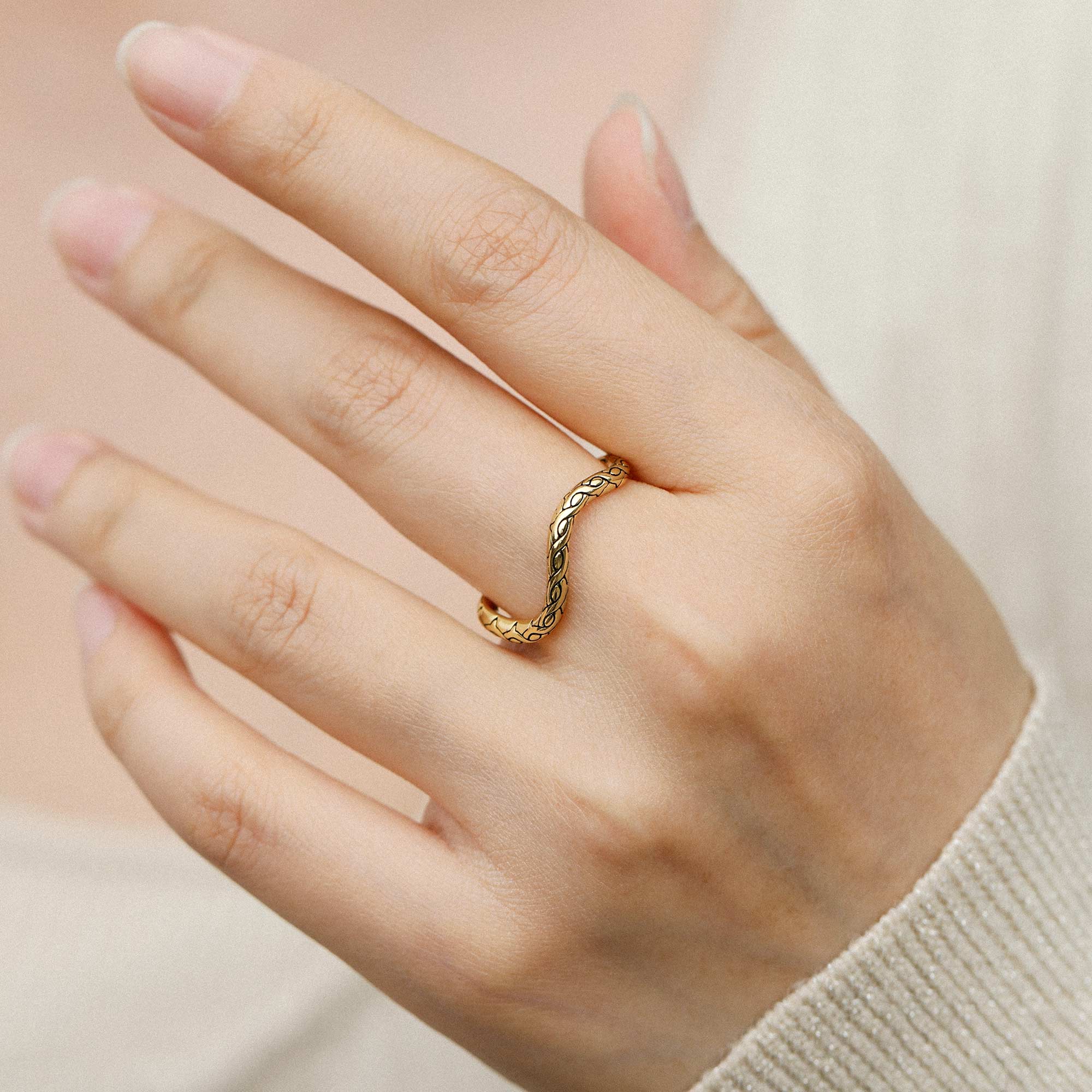 Pavé Wavy Enamel Stacking Ring