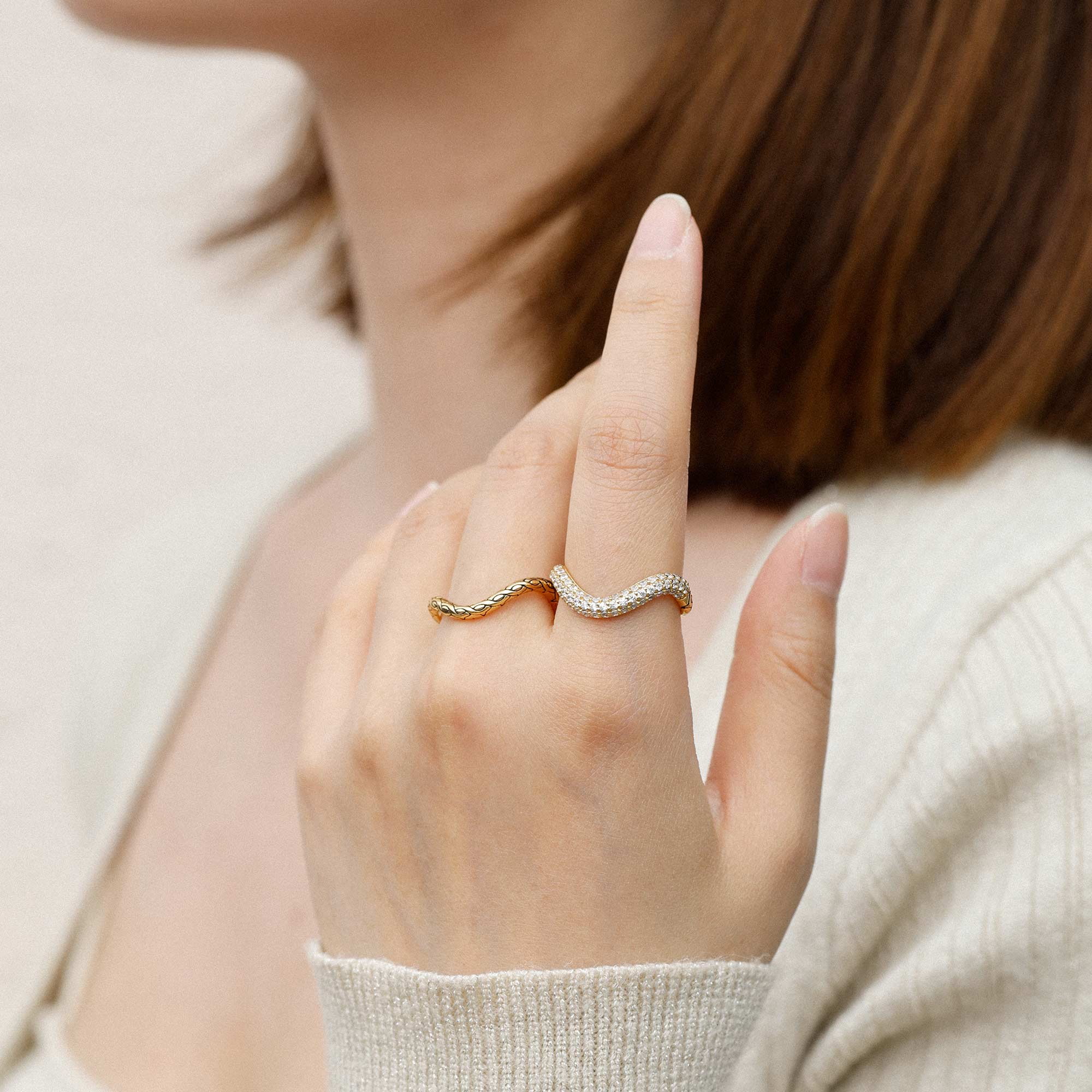 Pavé Wavy Enamel Stacking Ring