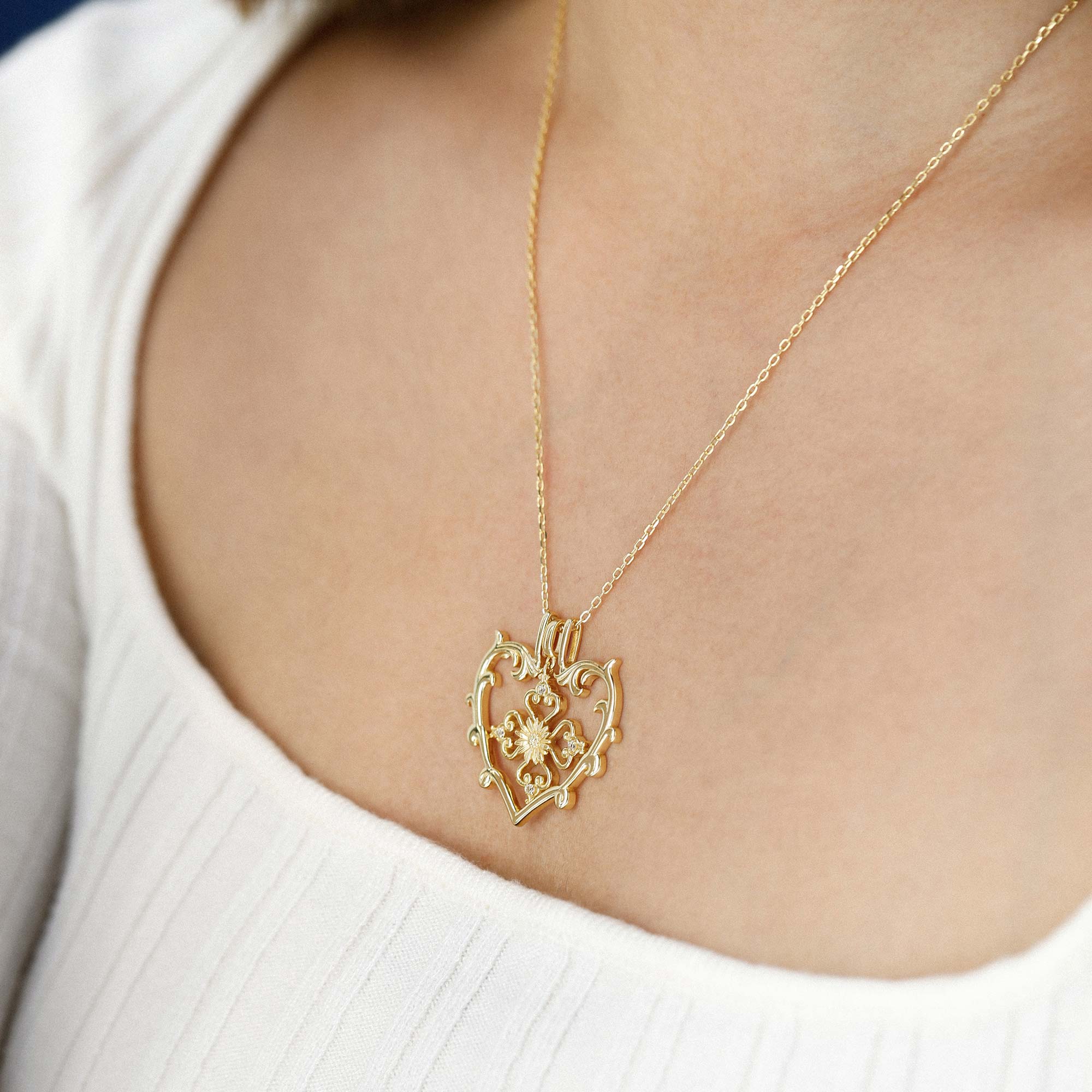 Sacred Bloom Daisy Love Birth Flower Necklace Set
