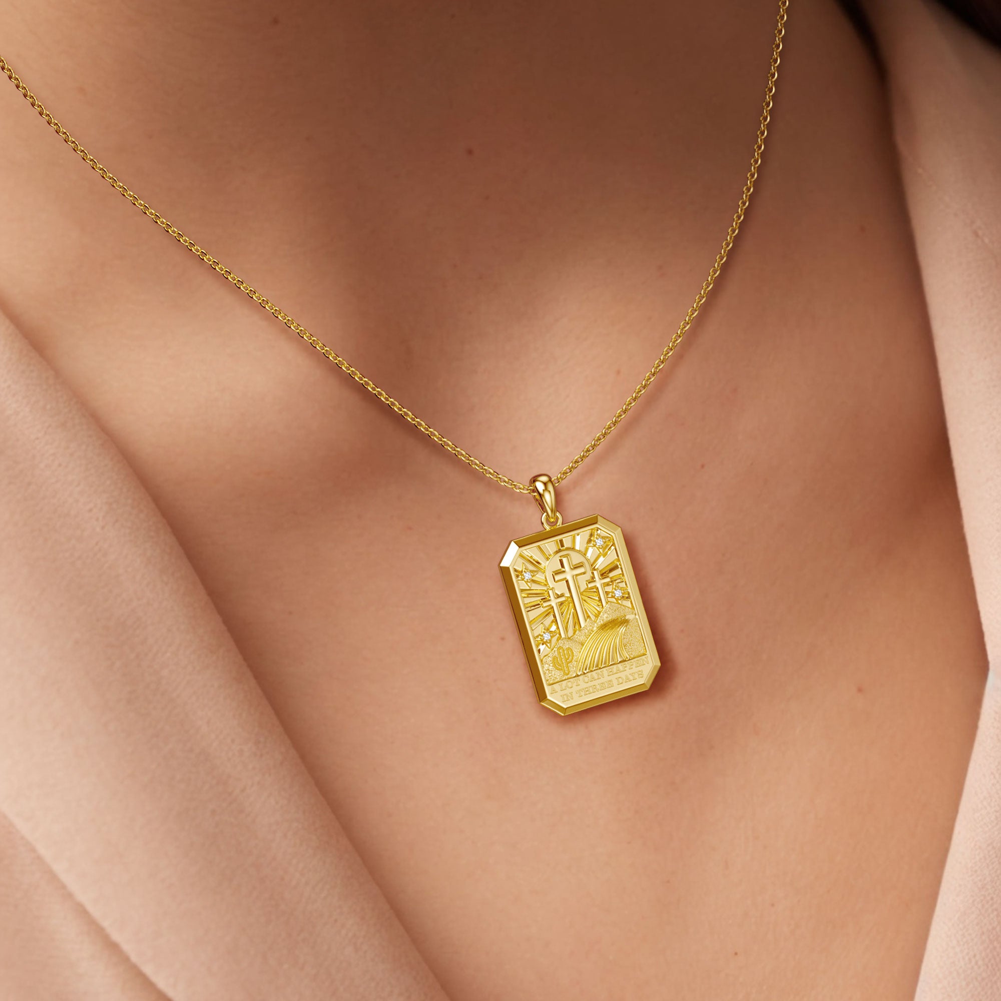 Three Crosses Triumph Medallion Necklace - vanimy