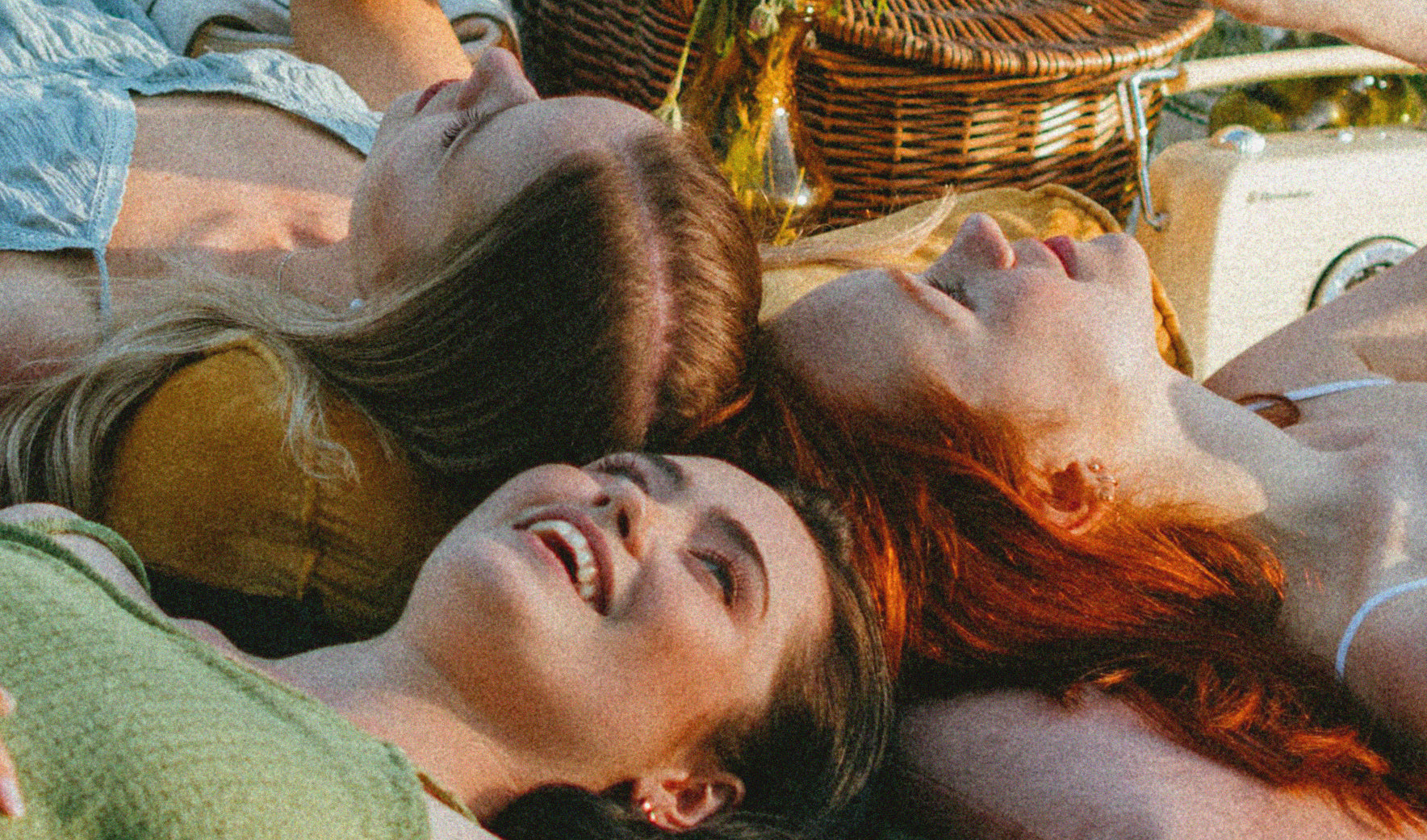13 Bible Verses About Supporting and Encouraging Friends