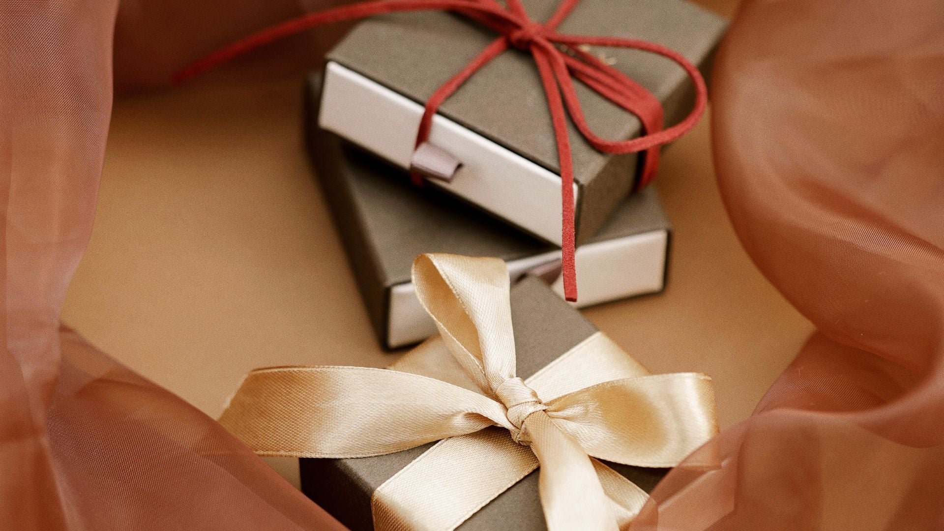 Best Thanksgiving Jewelry Gifts for Her