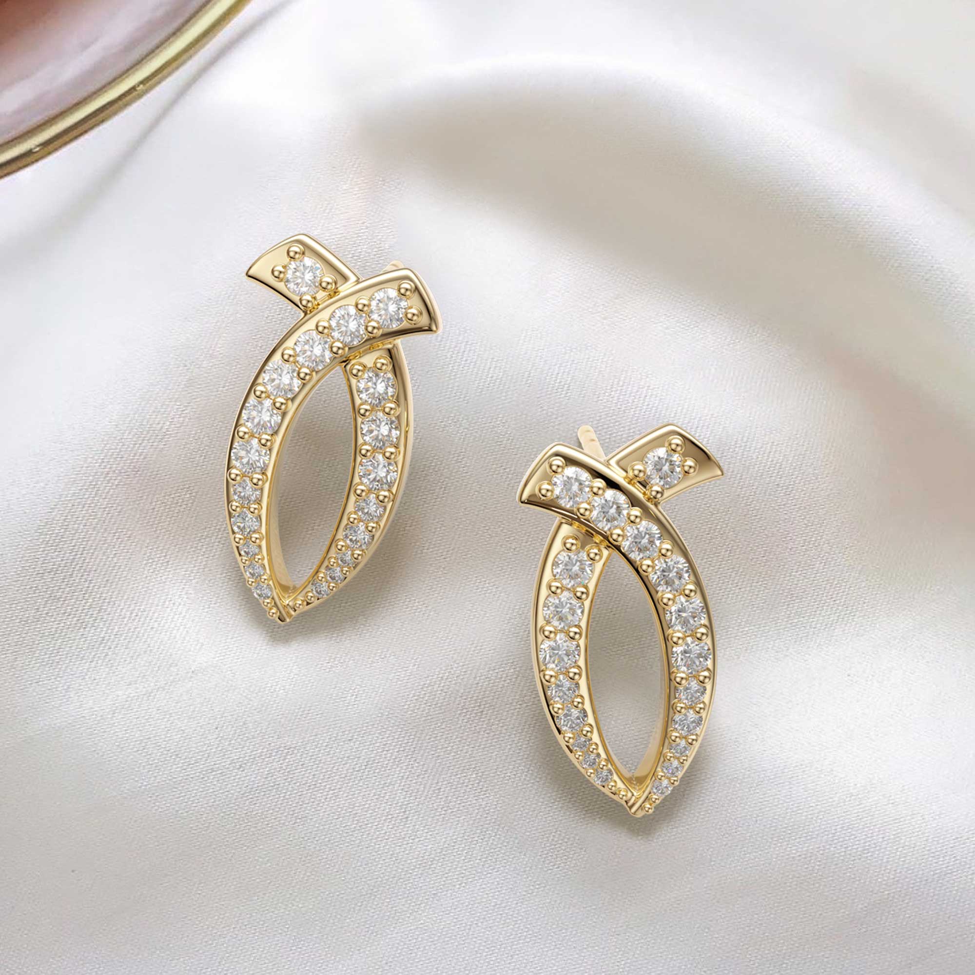 Curved Ichthys Stud Earrings - vanimy