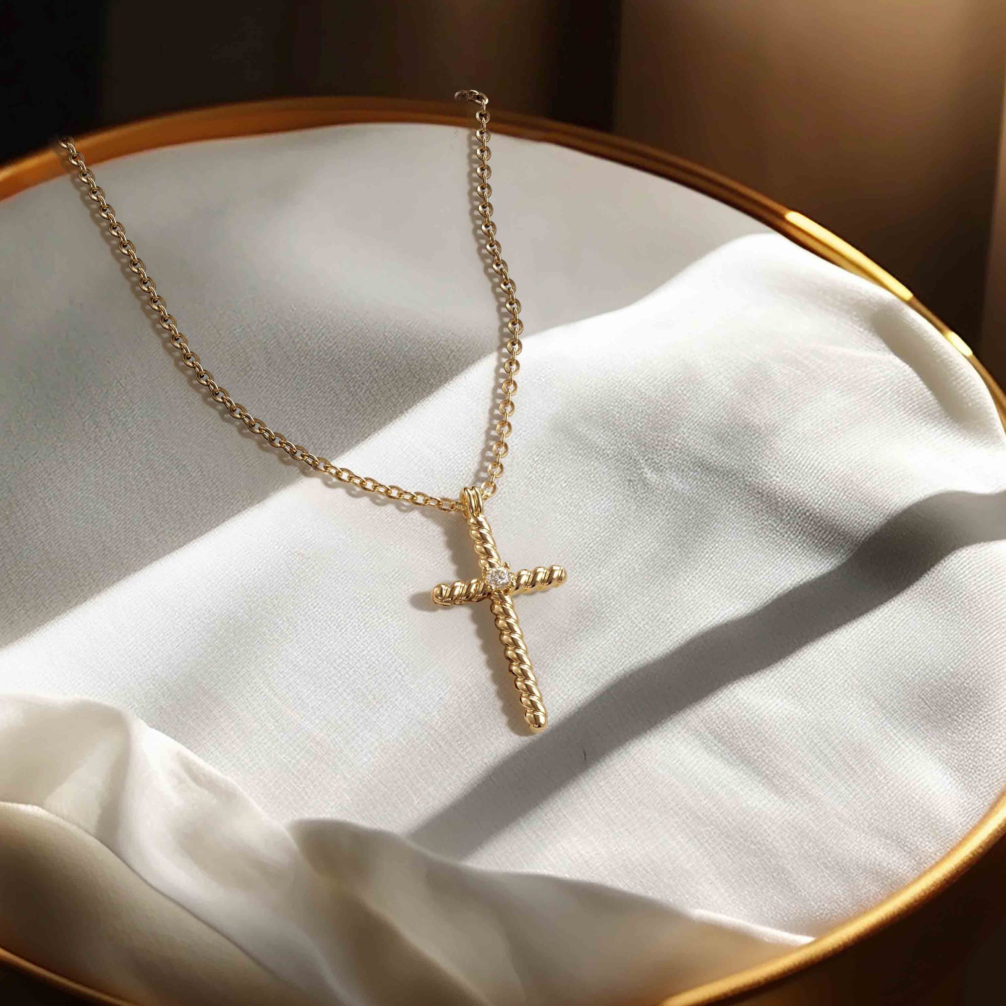 Rope Cross Pendant Necklace - vanimy