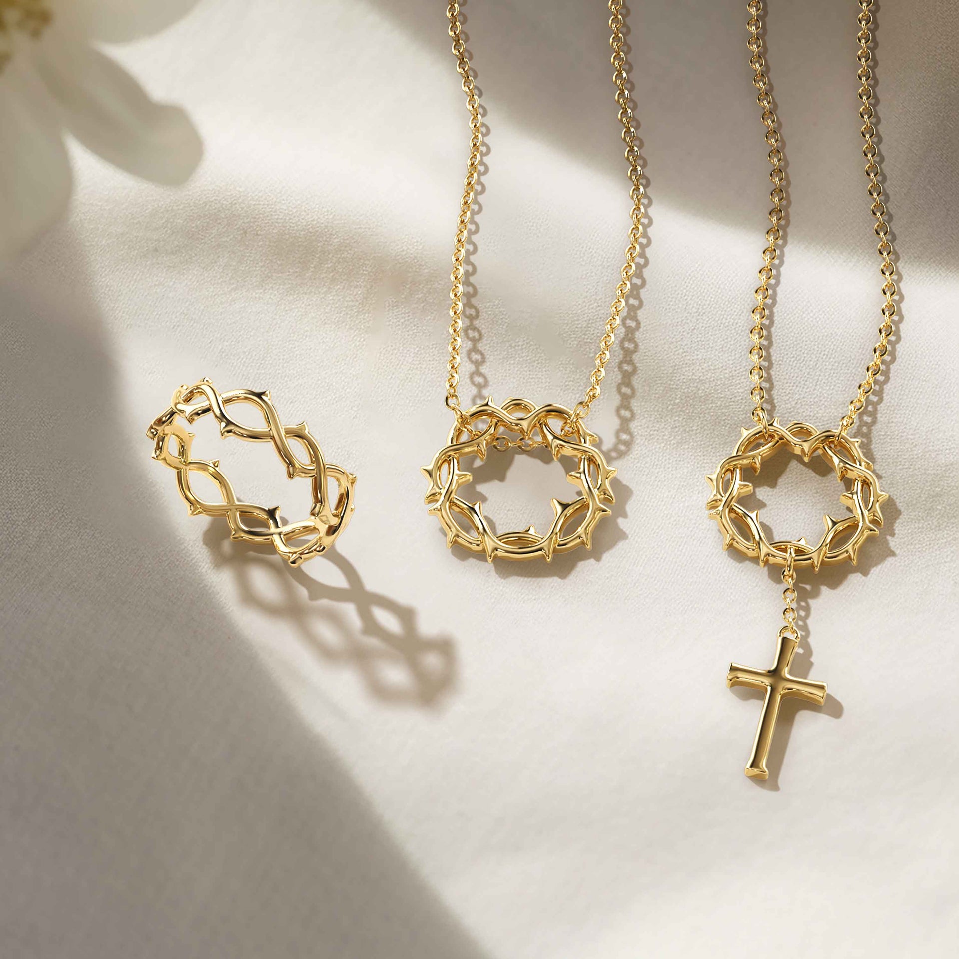 Crown of Thorns Cross Necklace vanimy